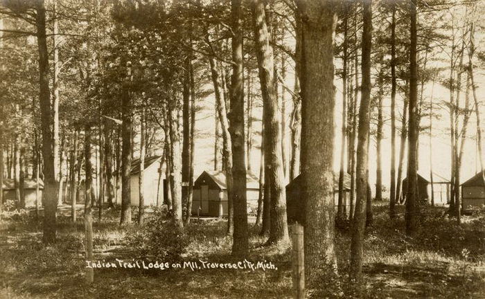 Indian Trail Lodge - Vintage Postcard